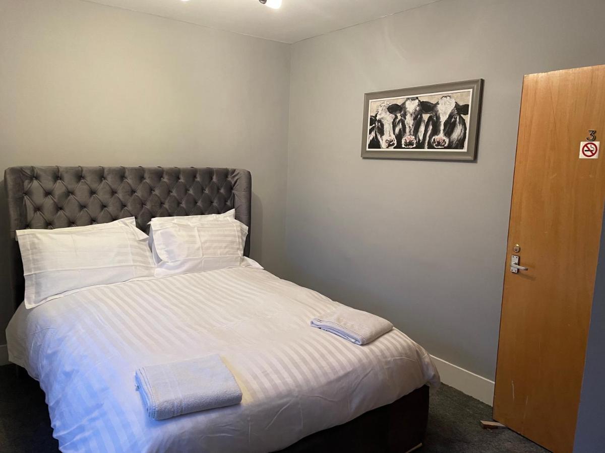 Commercial Hotel Insch Екстер'єр фото