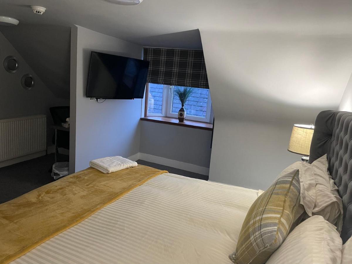 Commercial Hotel Insch Екстер'єр фото