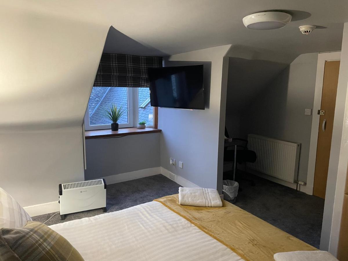 Commercial Hotel Insch Екстер'єр фото
