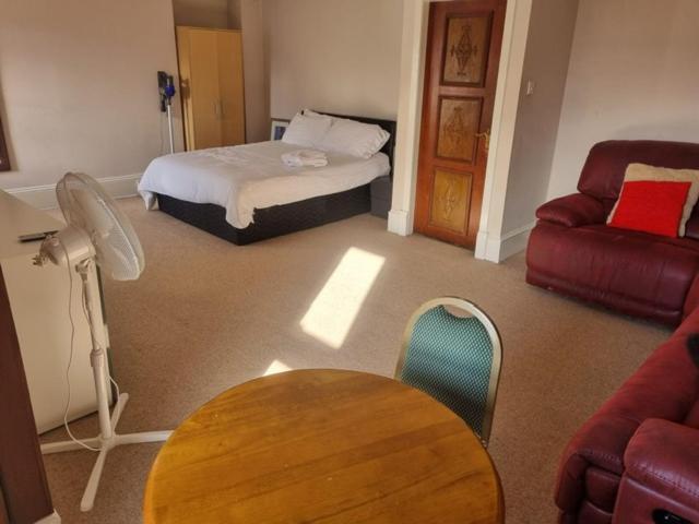 Commercial Hotel Insch Екстер'єр фото